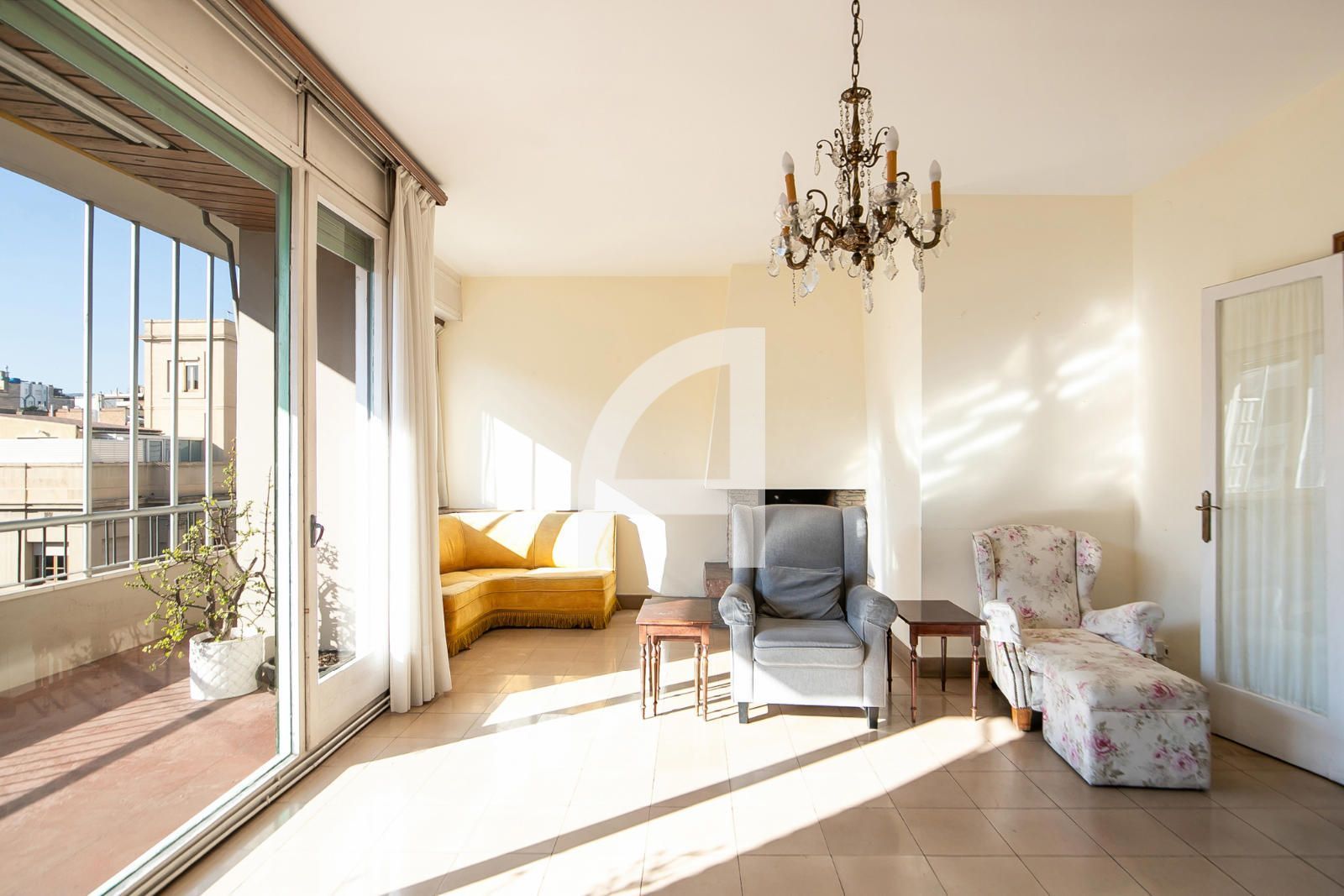 Living room of Flat for sale in  Barcelona Capital  with Heating, Terrace and Balcony