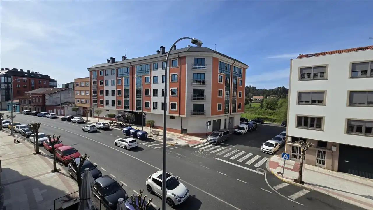 Vista exterior de Piso en venta en Narón