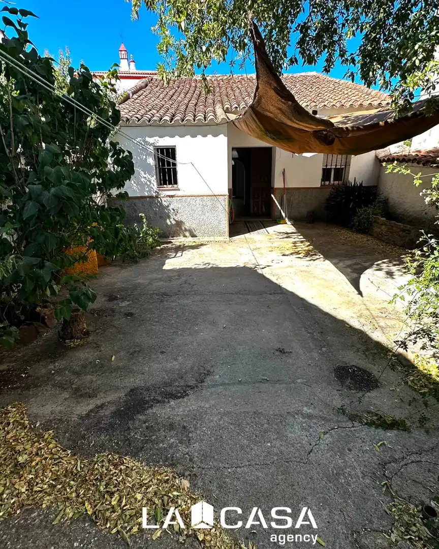 Parking de Casa adosada en venta en El Ronquillo