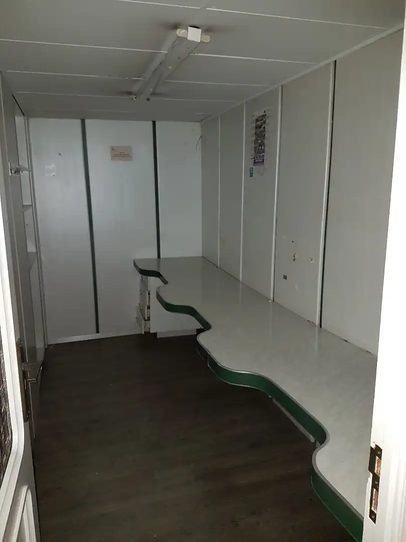 Local comercial en venta en Calle Santiago Apóstol 50, imagen 8