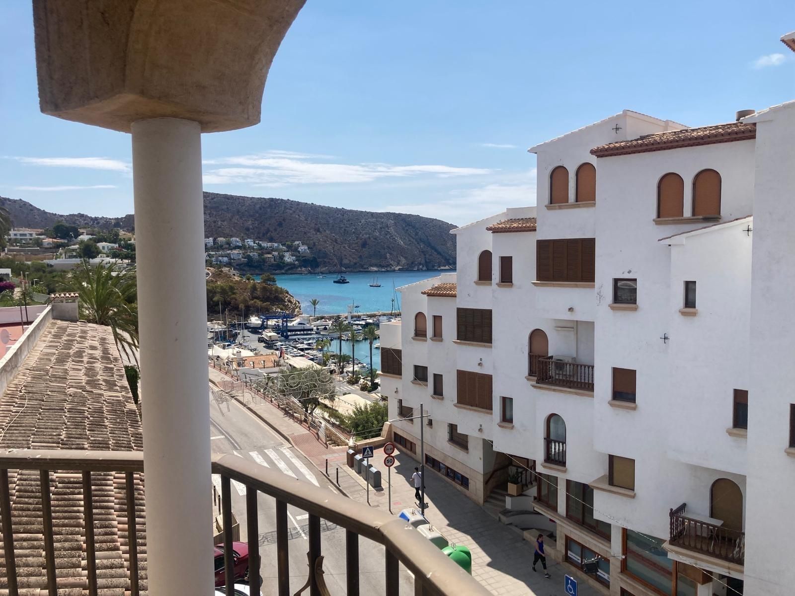 Vista exterior de Edifici en venda en Moraira