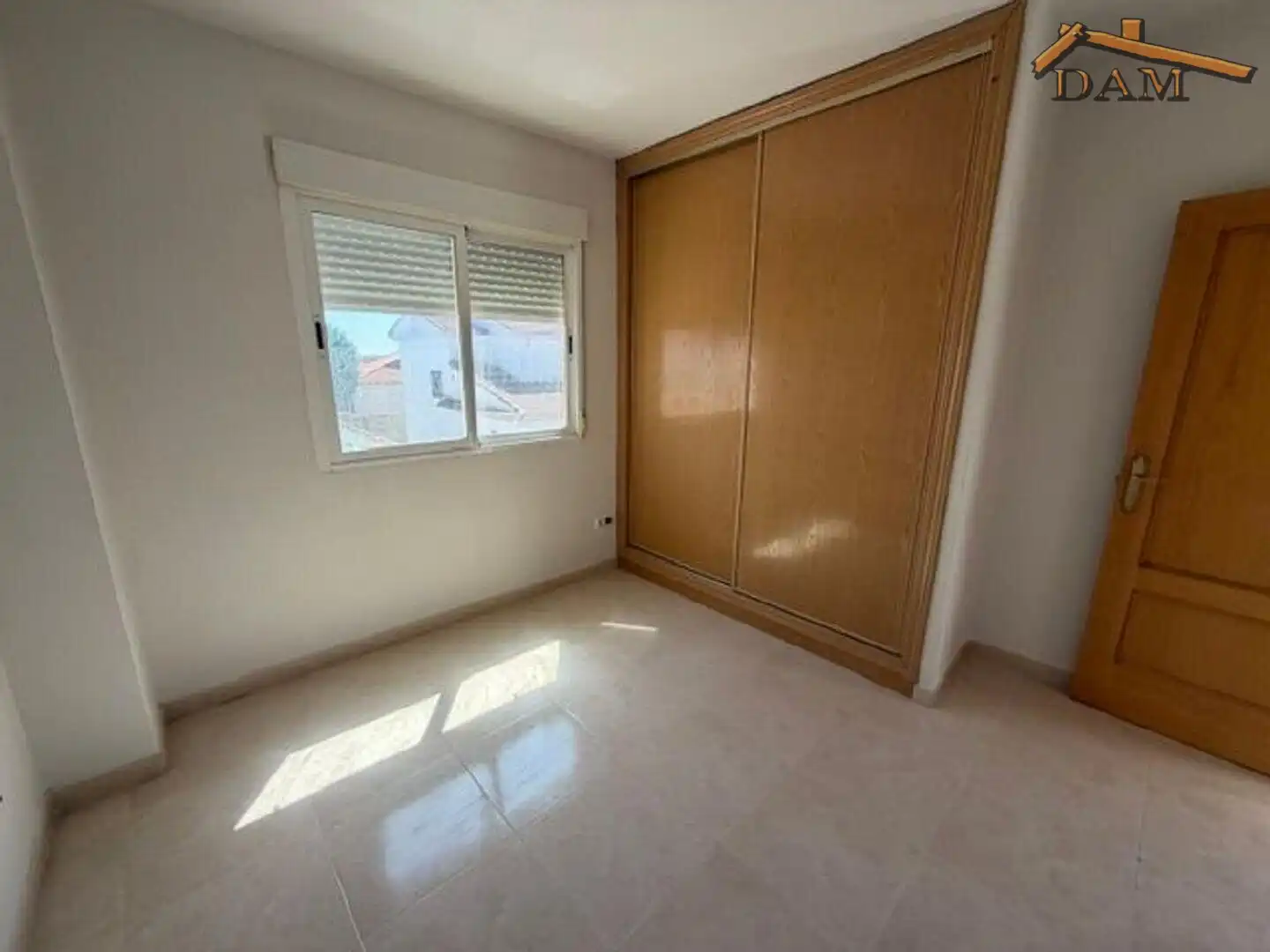 Habitación de Casa adosada en venta en Carmena