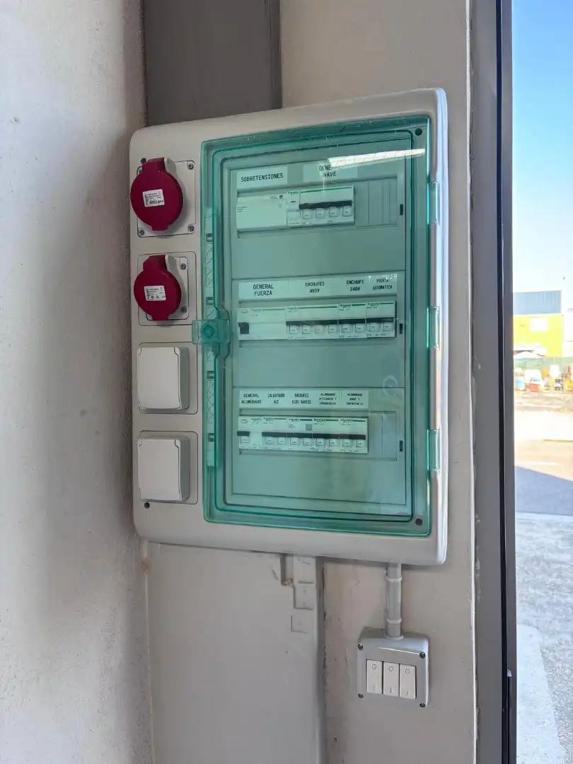 Fabrikhallen zur Miete in Calahorra