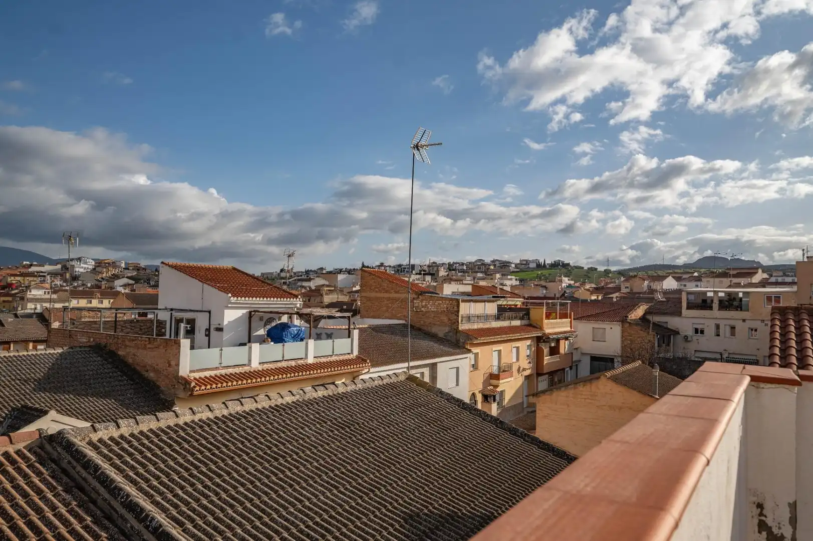 Vista exterior de Casa o xalet en venda en Las Gabias amb Aire condicionat, Terrassa i Moblat