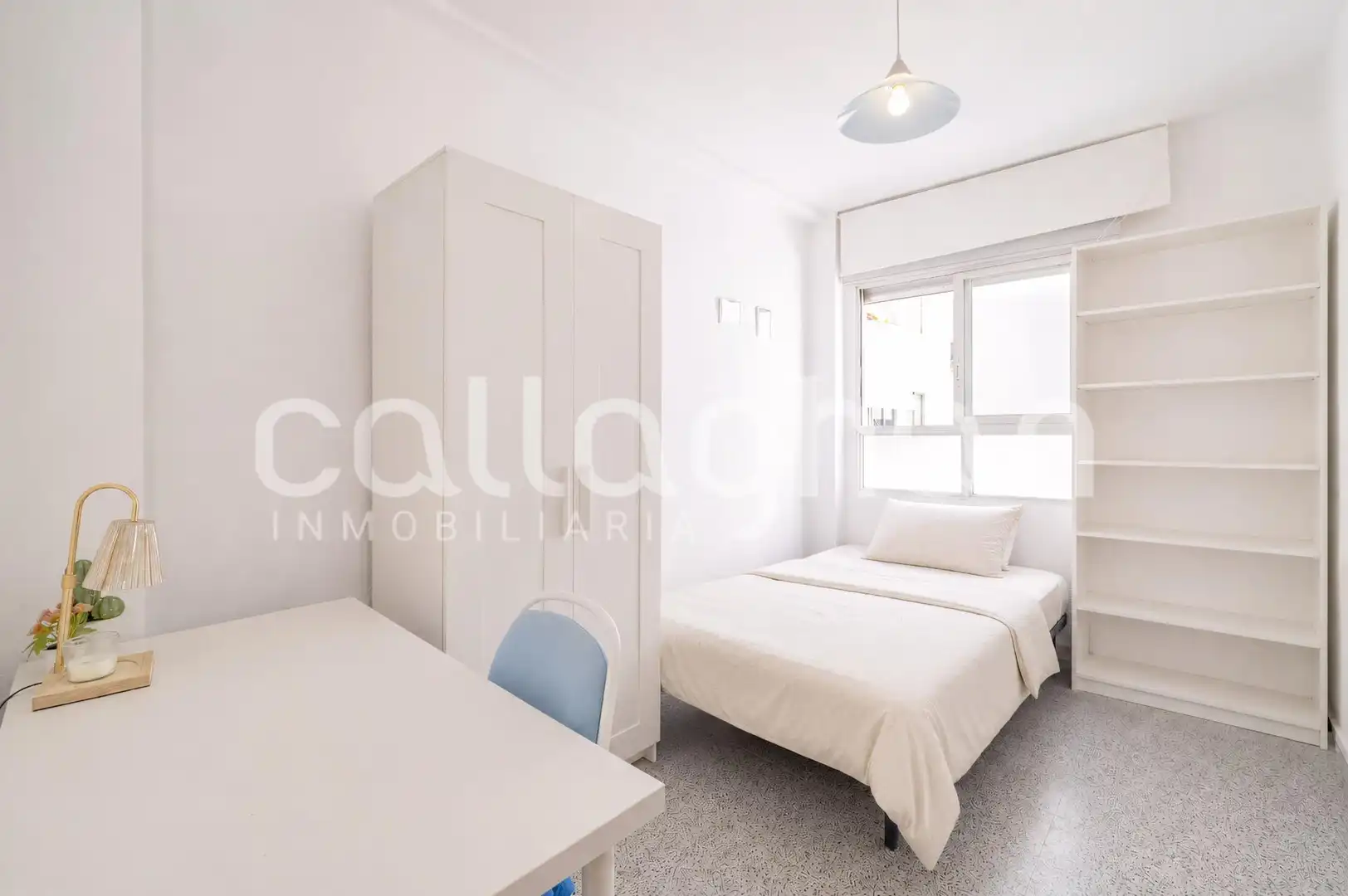 Schlafzimmer von Wohnung zum Verkauf in Valencia mit Möbliert und Balkon