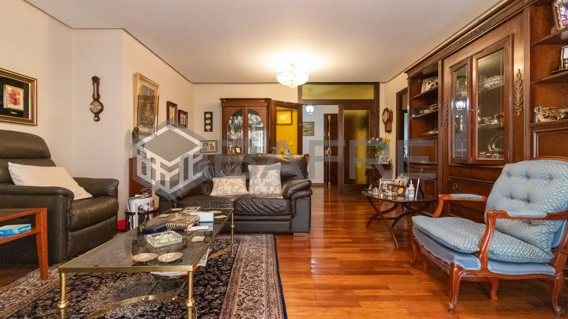 Living room of Flat for sale in  Madrid Capital  with Heating and Balcony