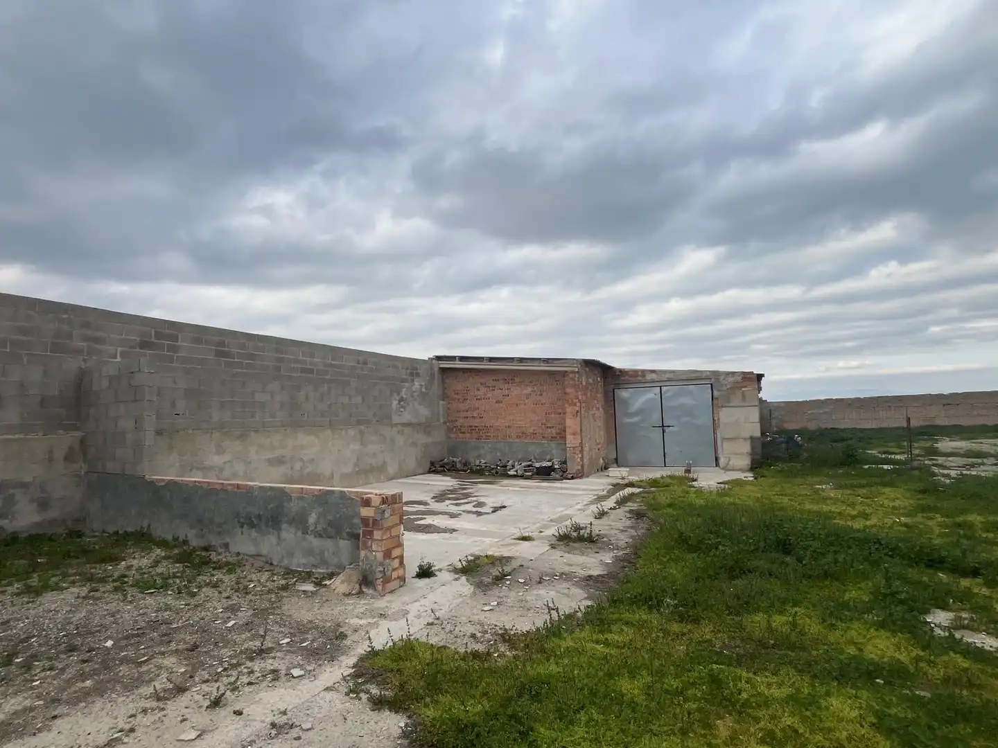 Terreno industrial en venta en Bellvís