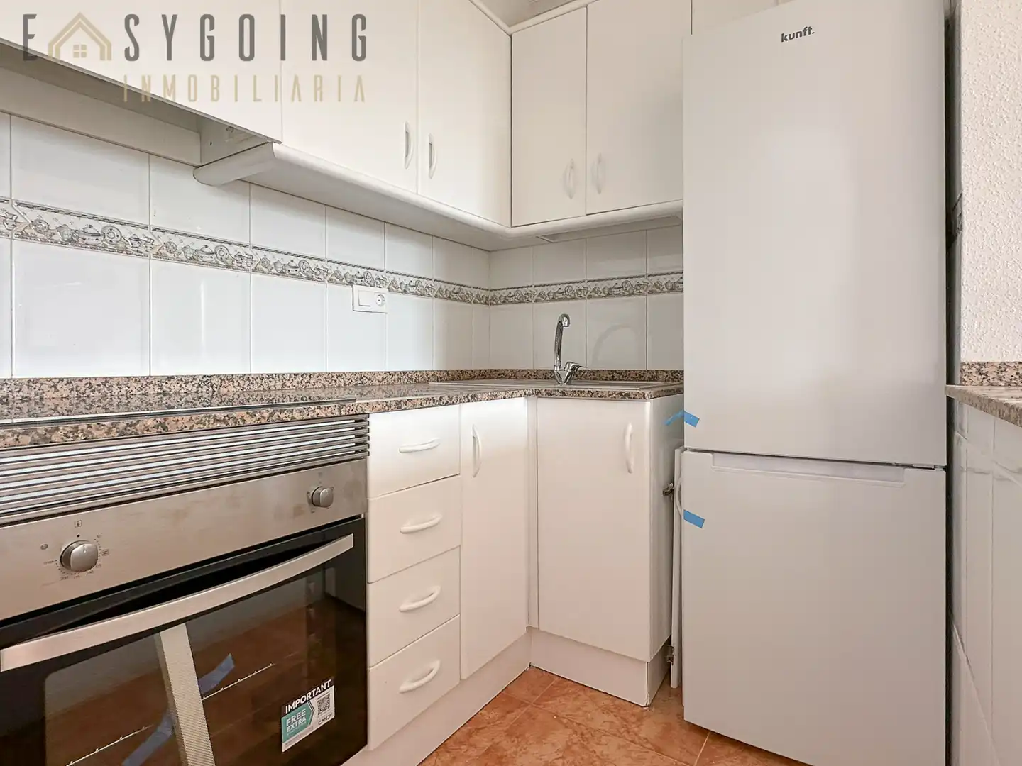 Cocina de Apartamento en venta en Torrevieja con Terraza y Piscina comunitaria