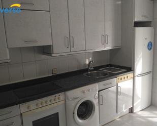 Cuina de Pis de lloguer en Burgos Capital amb Calefacció i Terrassa