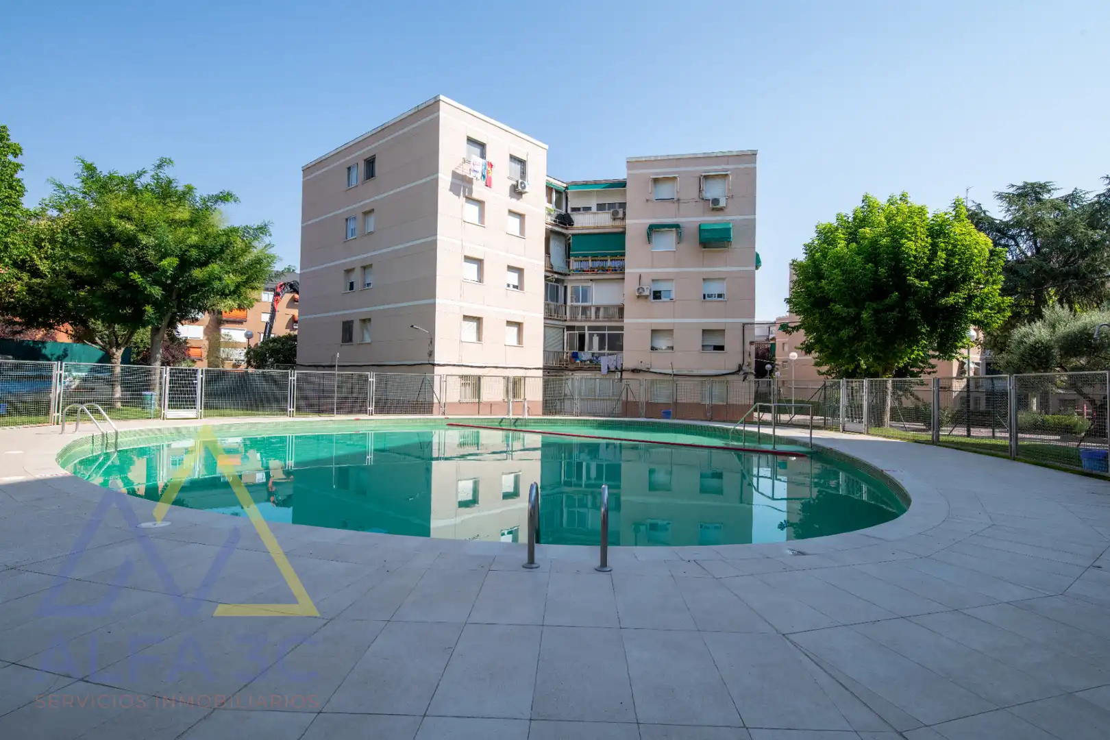 Flat with pool for sale in Ensanche