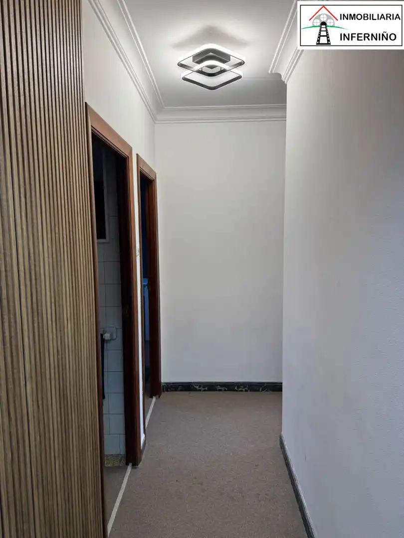 Wohnung zum Verkauf in Ferrol mit Abstellraum und Balkon