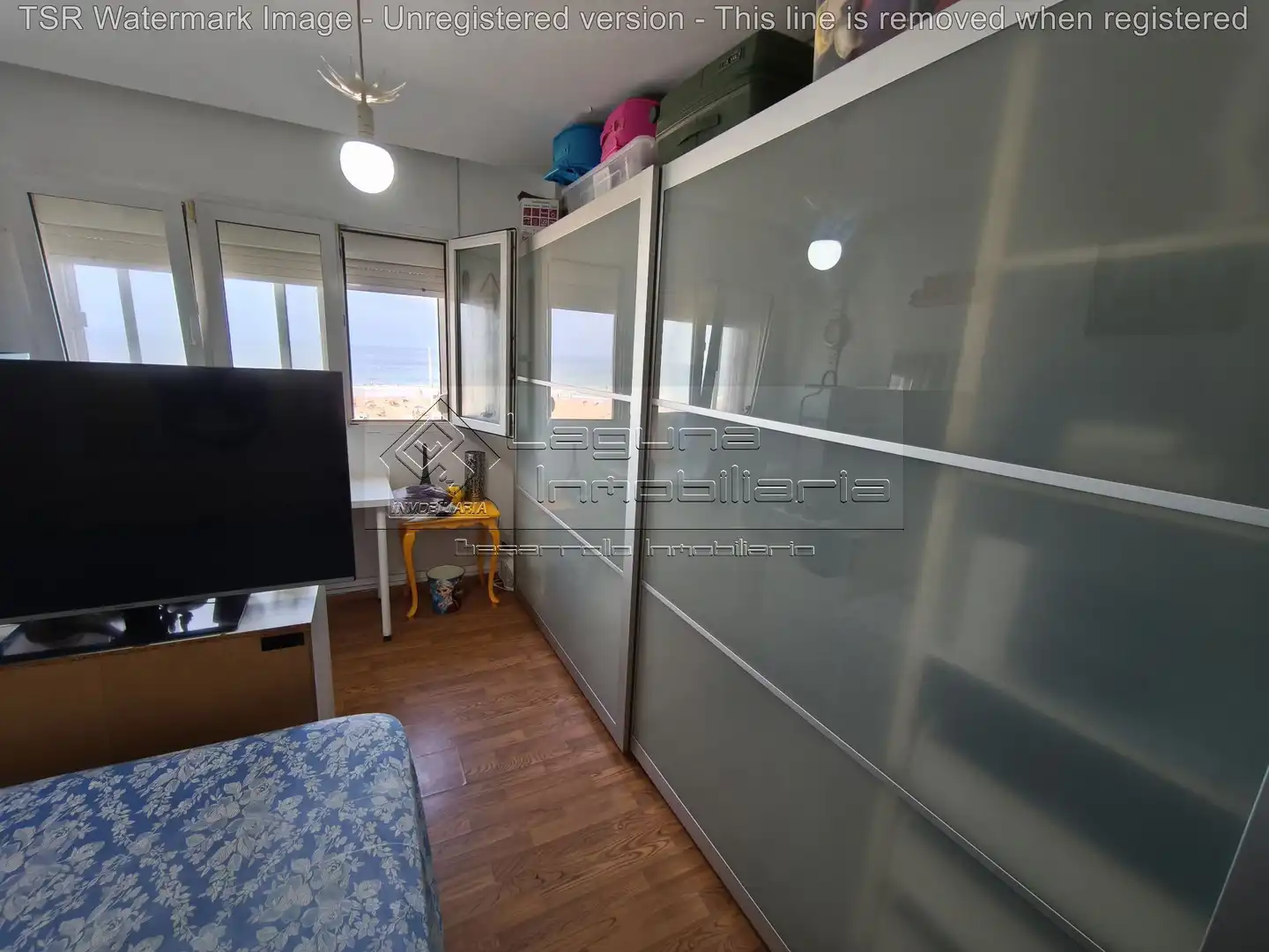 Habitación de Piso en venta en Cádiz con Aire acondicionado, Terraza y Piscina comunitaria