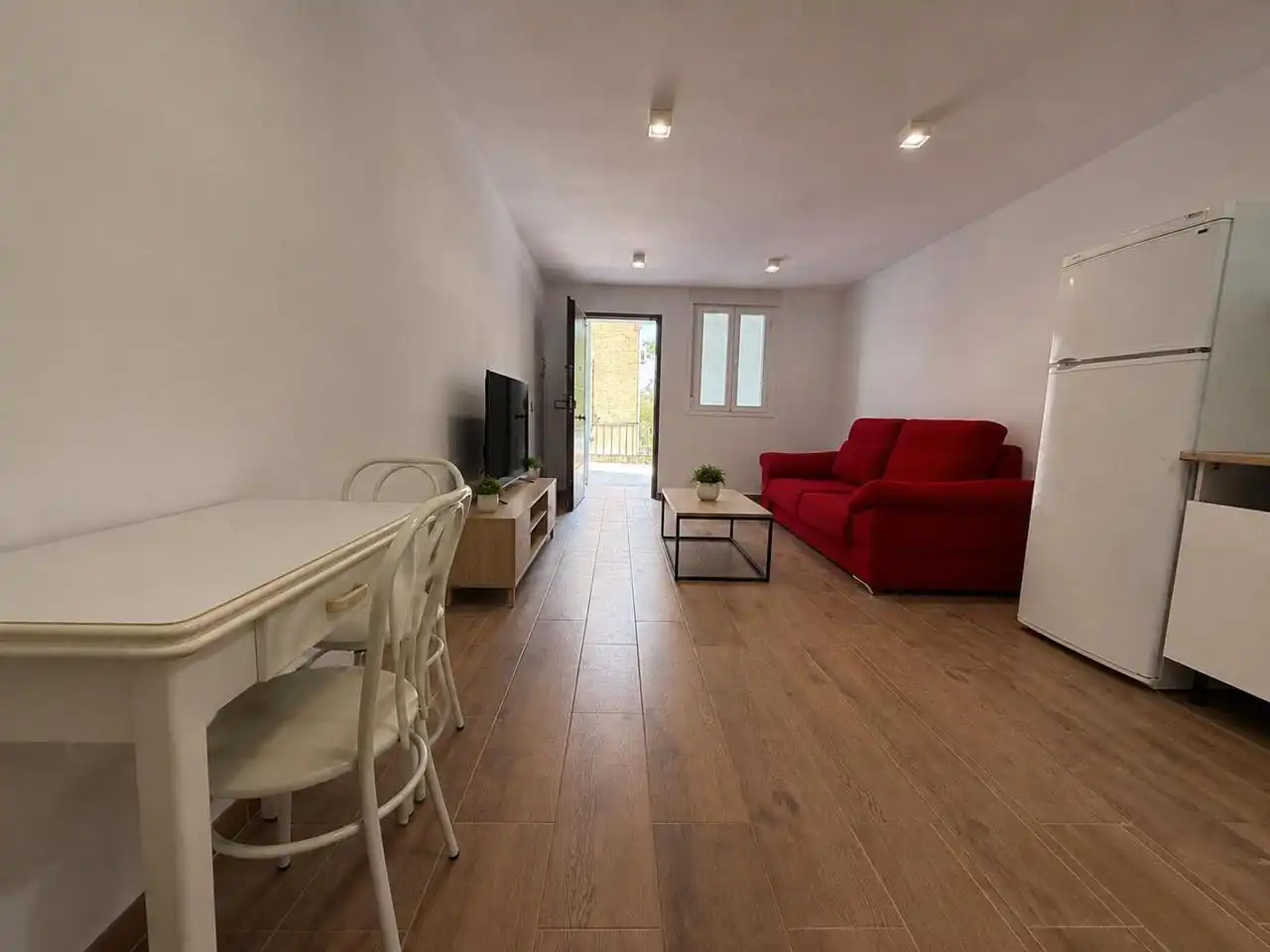 Wohnzimmer von Erdgeschoss zur Miete in Madrid