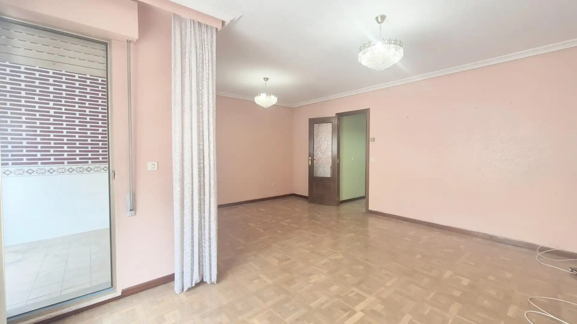 Sala d'estar de Pis en venda en Salamanca amb Calefacció