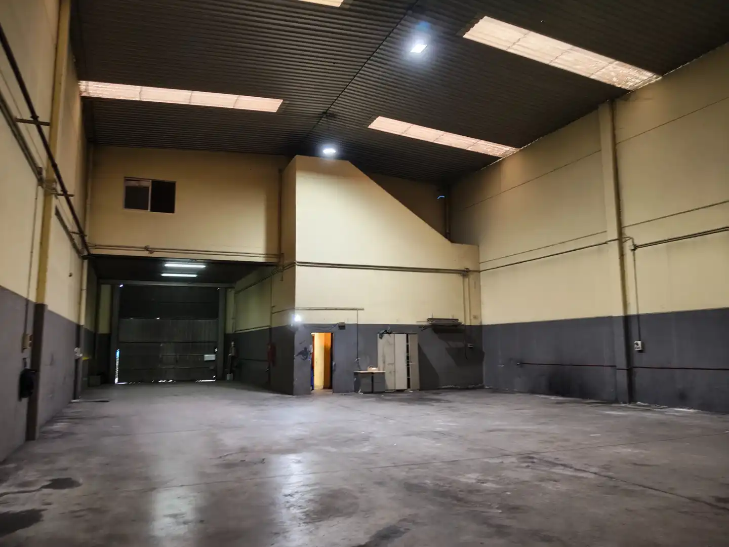 Industriegebäude zur Miete in Zona industrial