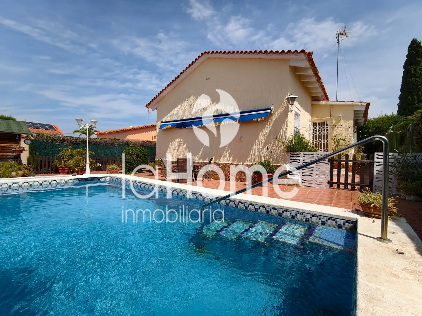 Piscina de Casa o chalet en venta en L'Eliana con Aire acondicionado, Calefacción y Jardín privado