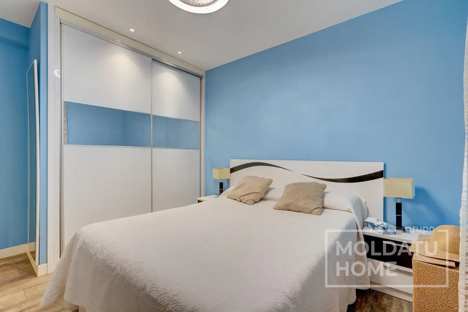 Habitación de Piso en venta en Irun  con Calefacción, Trastero y Amueblado