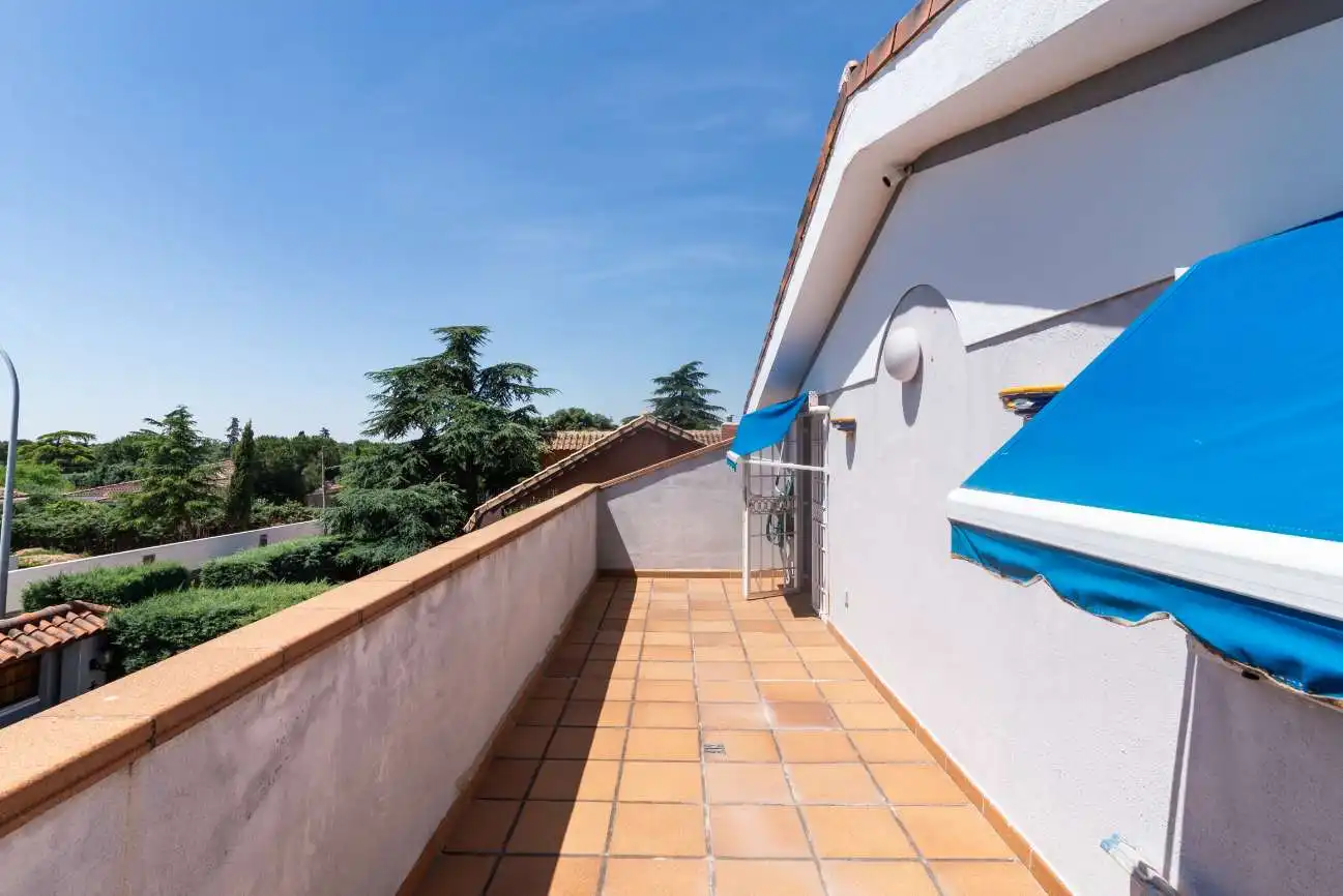 Terrassa de Casa o xalet en venda en Nuevo Baztán amb Aire condicionat, Calefacció i Jardí privat