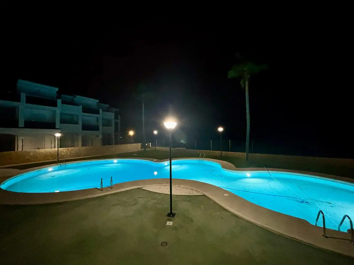 Schwimmbecken von Dachboden zum Verkauf in Arcos de la Frontera mit Terrasse, Möbliert und Ofen