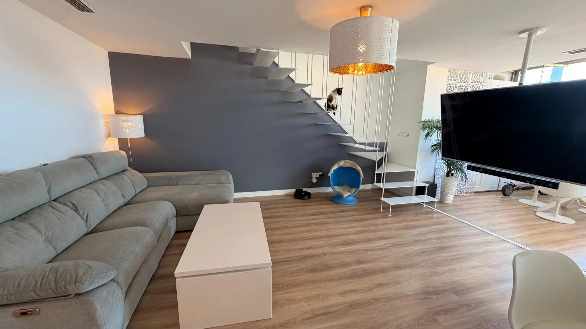 Wohnzimmer von Dachboden zum Verkauf in Elche / Elx mit Heizung, Terrasse und Abstellraum
