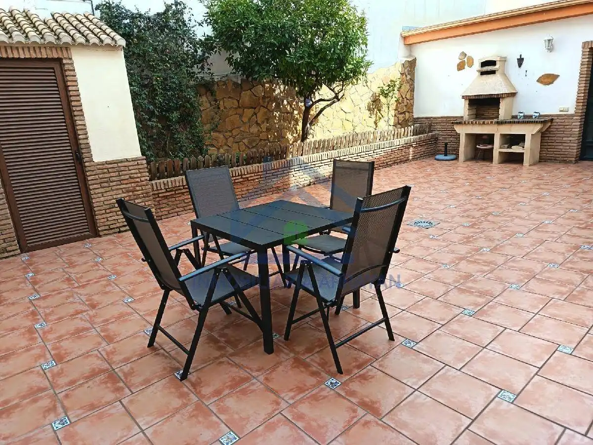 Villa avec terrasse à vendre à Huétor Vega