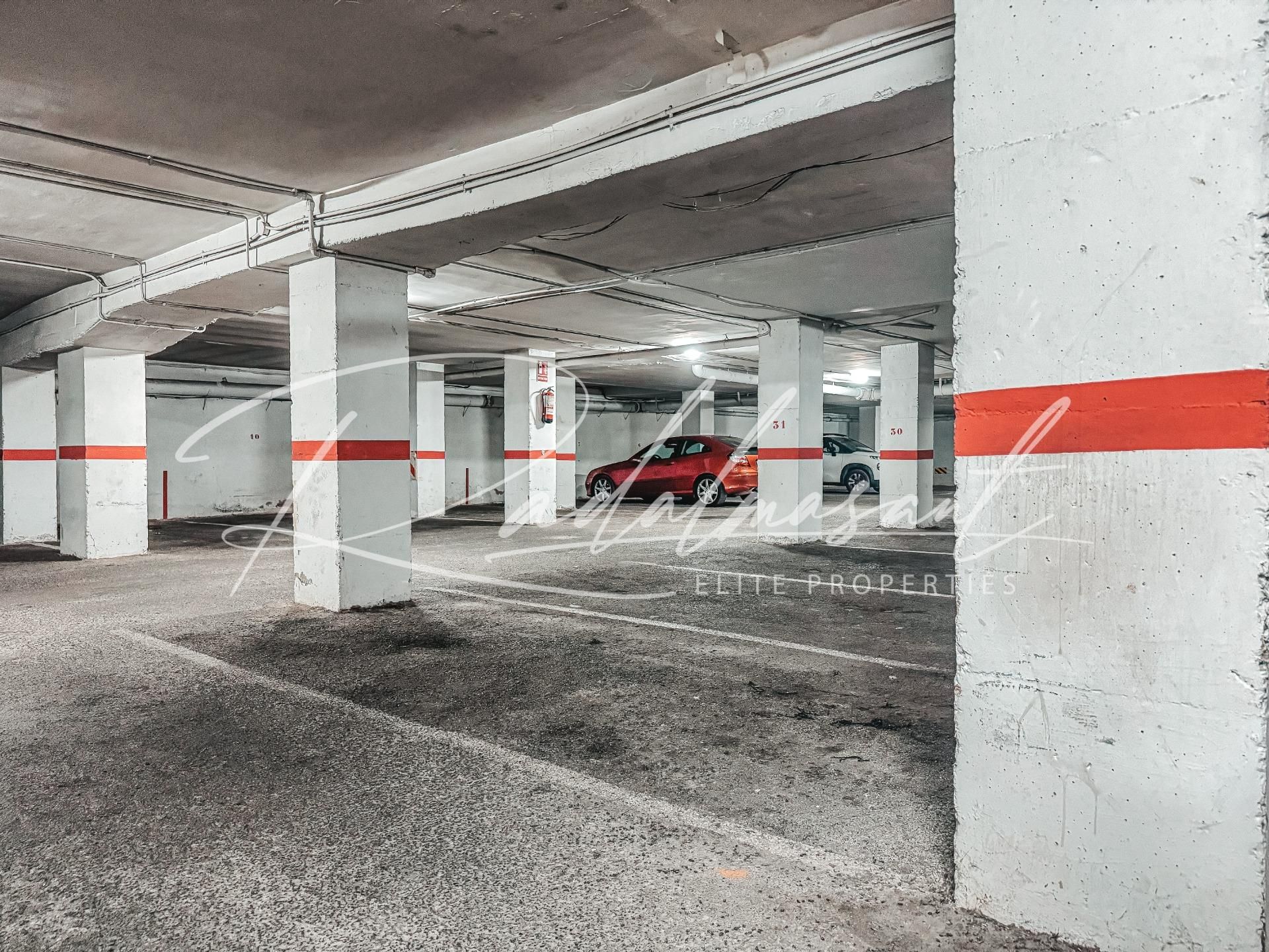 Parking of Garage for sale in Reus