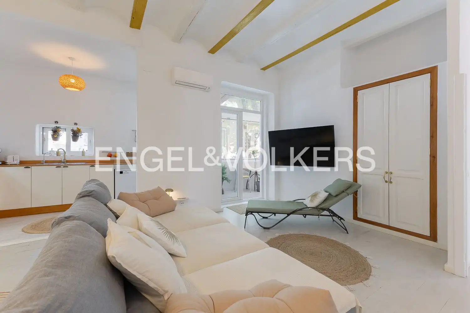 Sala d'estar de Pis de lloguer en Valencia amb Aire condicionat, Calefacció i Terrassa