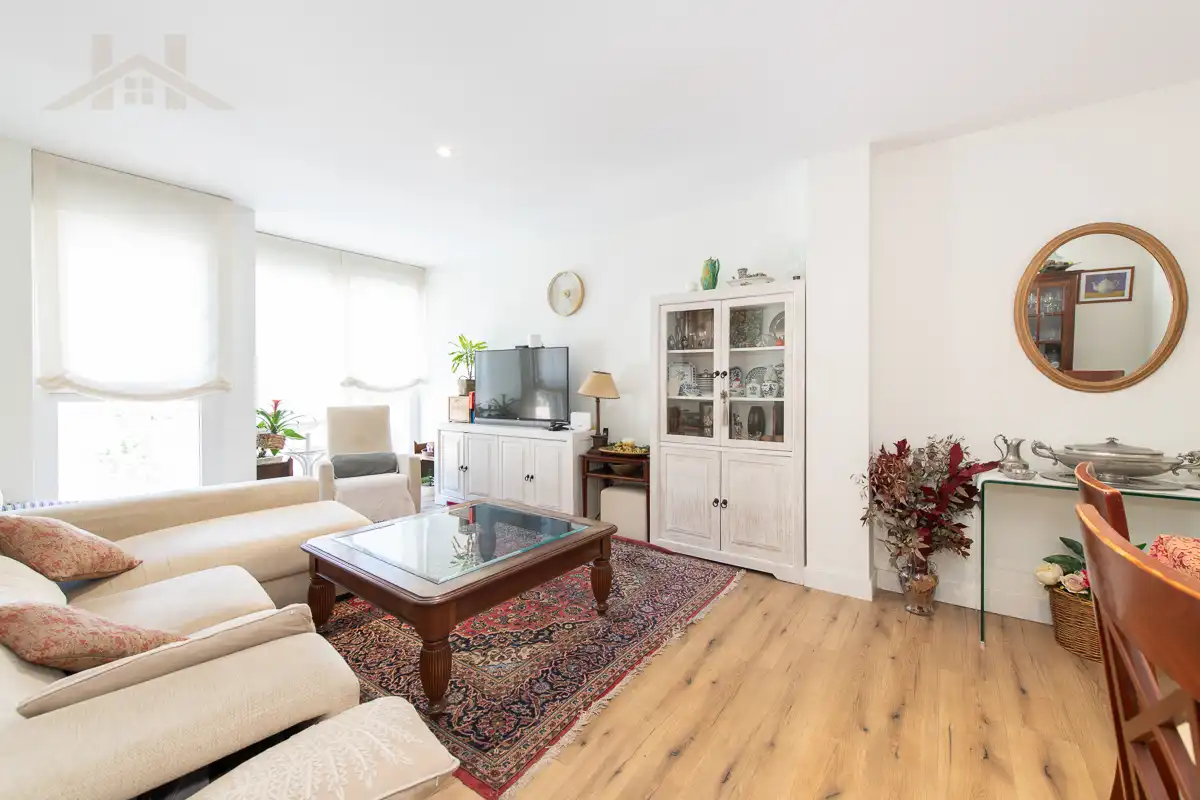 Sala de estar de Dúplex en venta en Pozuelo de Alarcón con Aire acondicionado, Calefacción y Terraza