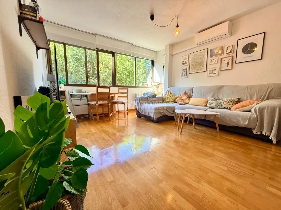 Wohnzimmer von Wohnung zum Verkauf in Madrid mit Klimaanlage, Heizung und Parkett