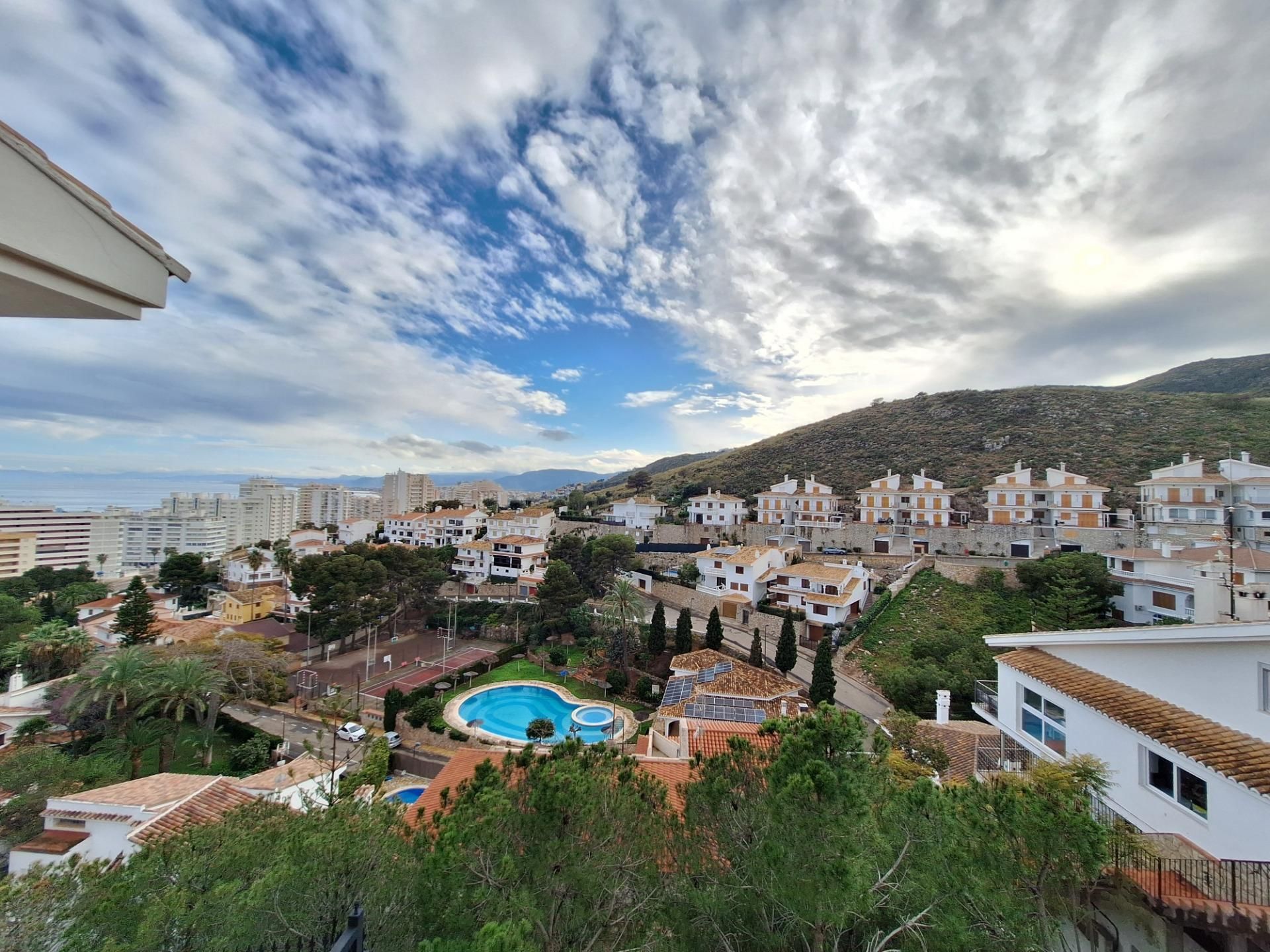 Single-family semi-detached to rent in Avenida Joanot Martorell, Racó
