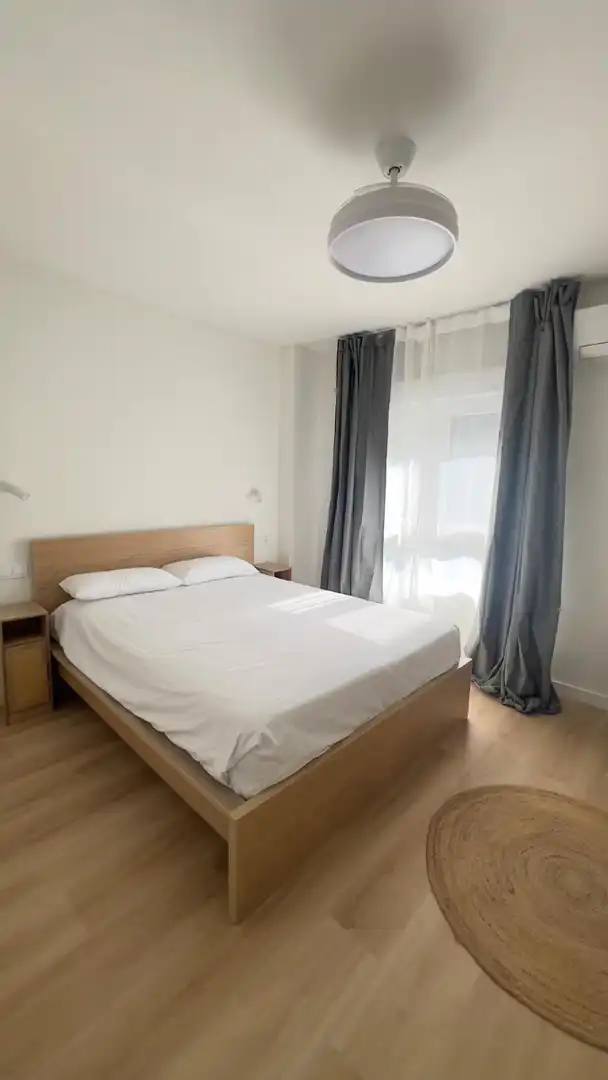 Dormitori de Apartament de lloguer en Murcia amb Aire condicionat, Moblat i Rentadora