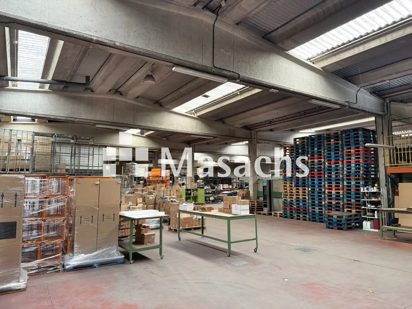 Fabrikhallen zur Miete in Terrassa