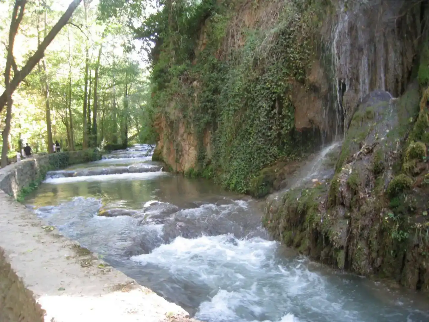 Vista exterior de Finca rústica en venda en La Vilueña amb Aire condicionat, Piscina i Balcó