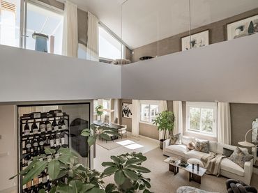 Duplex with balcony for sale in Milla de Oro