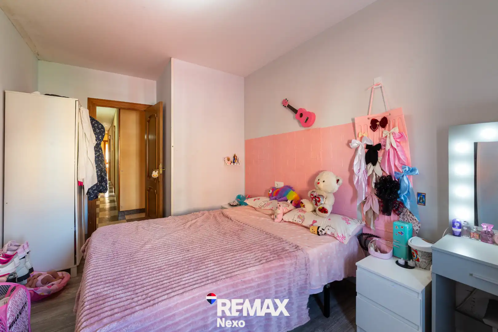 Bedroom of Flat for sale in Benavente  with Heating, Parquet flooring and Furnished