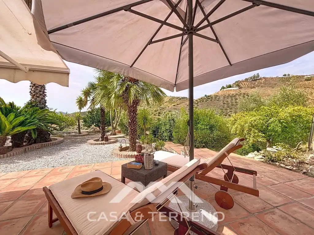 Terrassa de Casa o xalet en venda en Canillas de Albaida amb Aire condicionat, Calefacció i Jardí privat