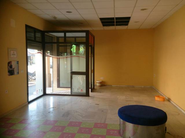 Local comercial en Alquiler en Avenida de los Descubrimientos en Los Franceses – La Vega