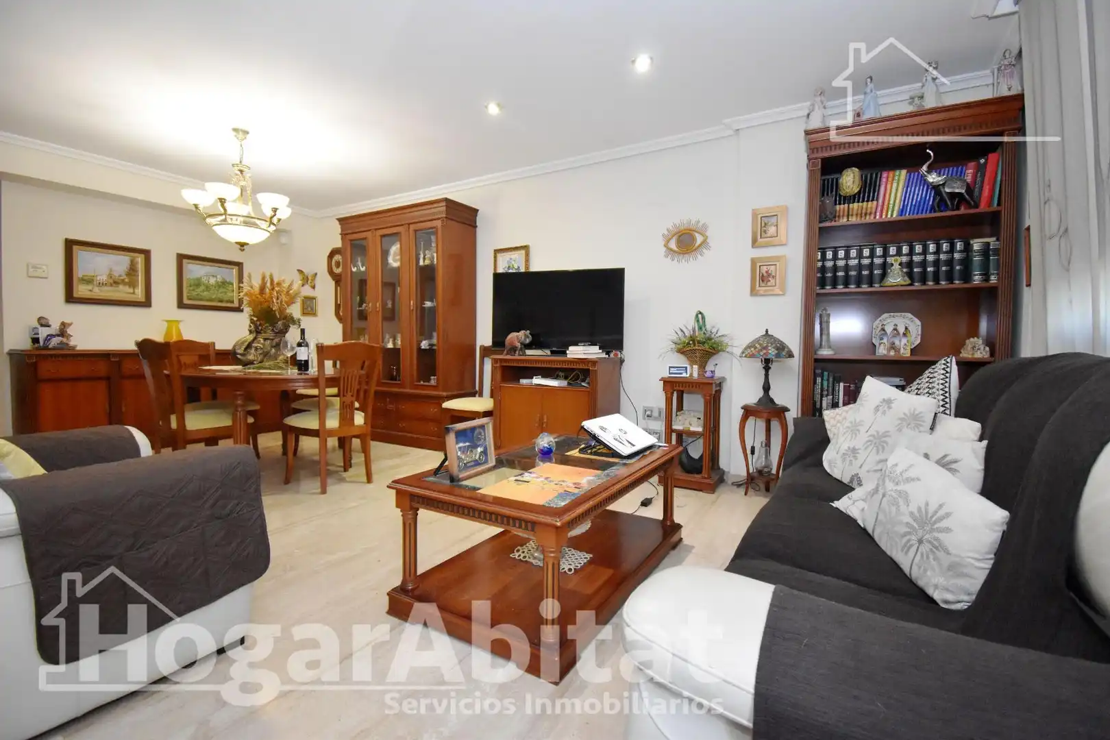 Sala d'estar de Casa adosada en venda en Castellón de la Plana / Castelló de la Plana amb Aire condicionat, Terrassa i Balcó