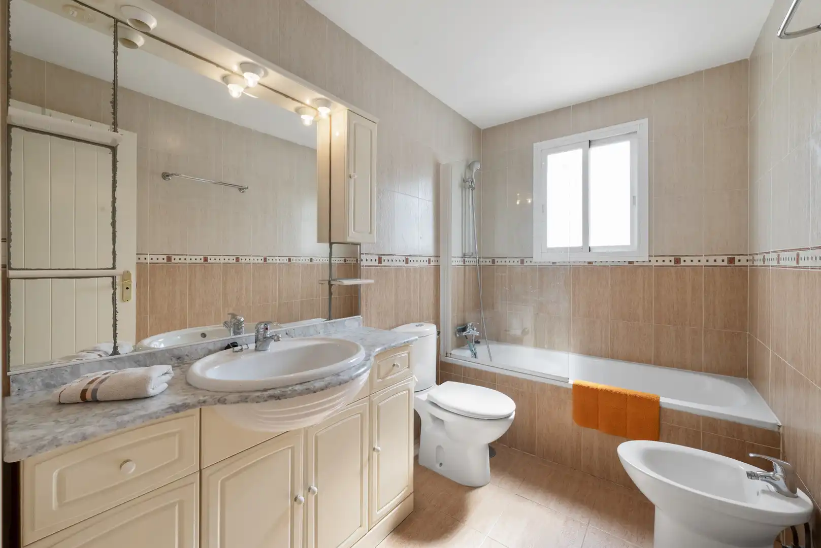 Bathroom of Ground floor for sale in Mijas  with Air Conditioner, Terrace and Swimming Pool