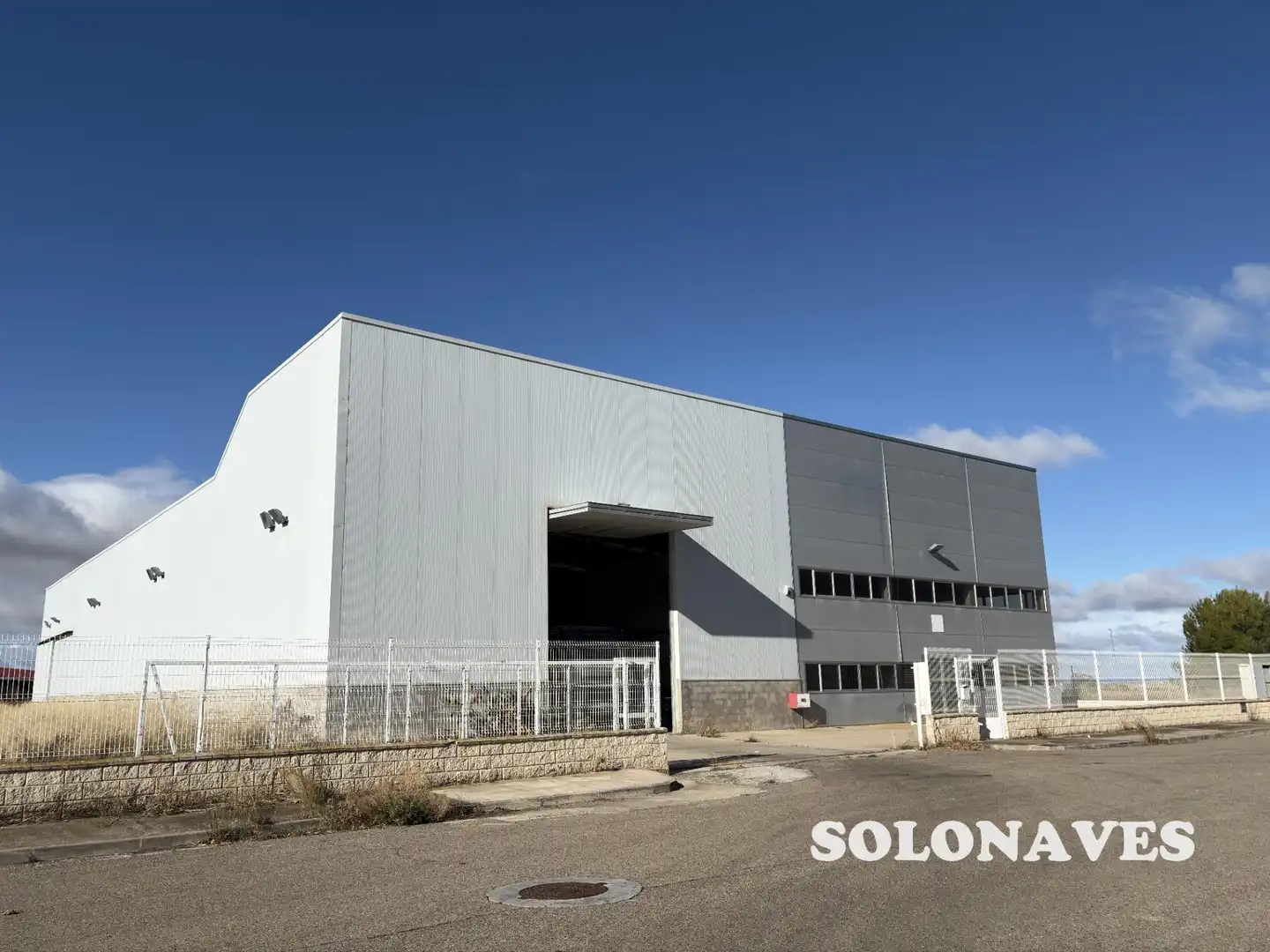 Vista exterior de Nave industrial en venta en Leciñena
