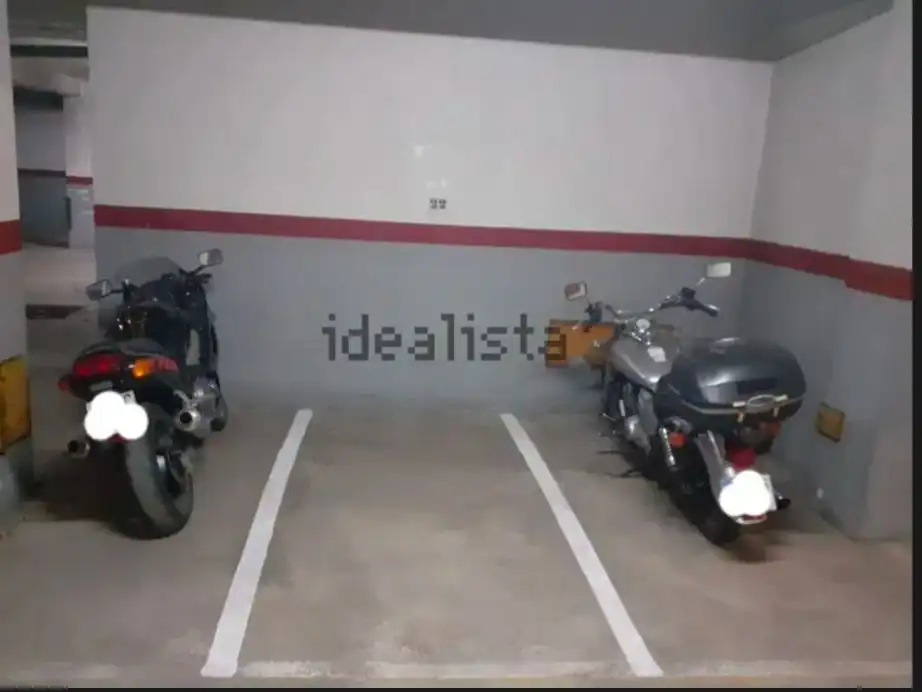 Parkplatz von Garage zur Miete in Torrent