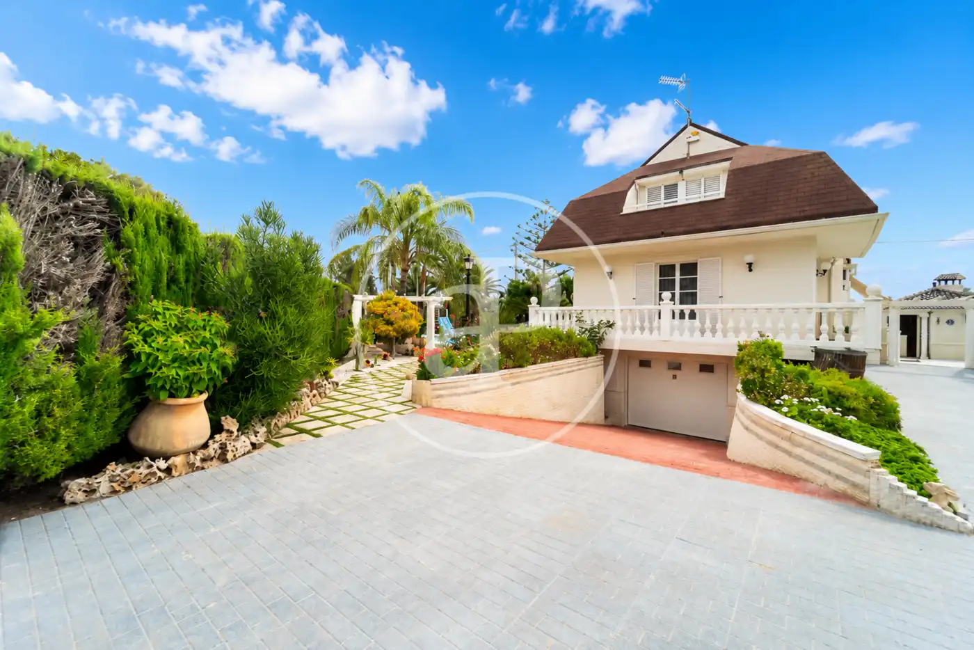 Exterior view of Houses for sale in San Vicente del Raspeig / Sant Vicent del Raspeig  with Air Conditioner, Heating and Private garden