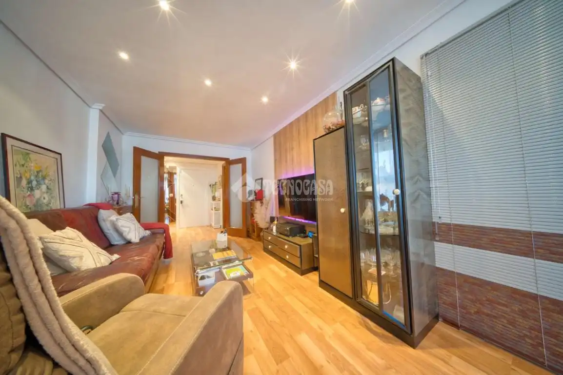 Sala de estar de Piso en venta en Valladolid con Calefacción y Parquet