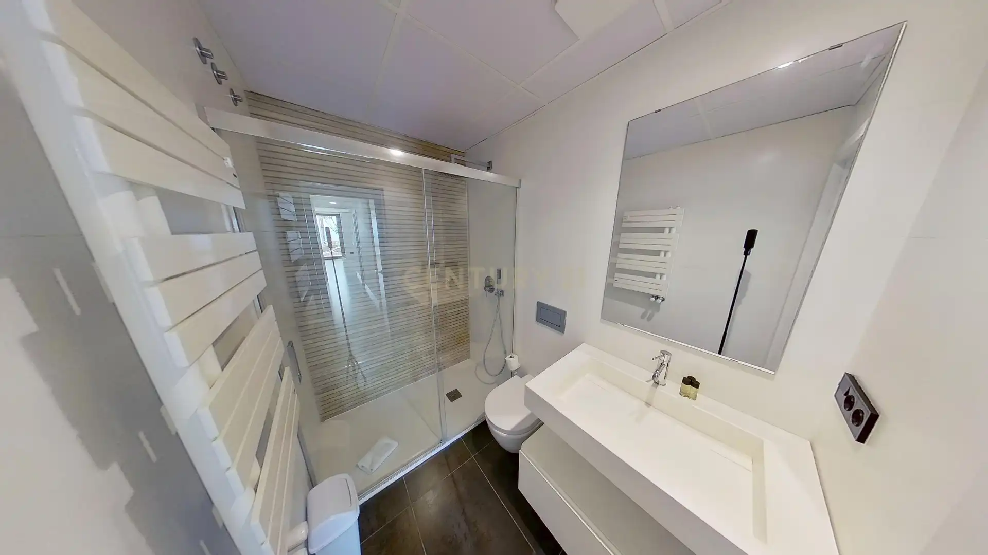 Baño de Apartamento de alquiler en Málaga con Aire acondicionado, Lavadora y Microondas