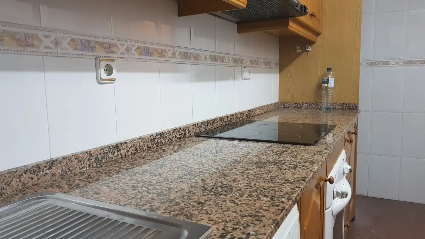 Cuina de Pis en venda en Elche / Elx amb Terrassa i Balcó