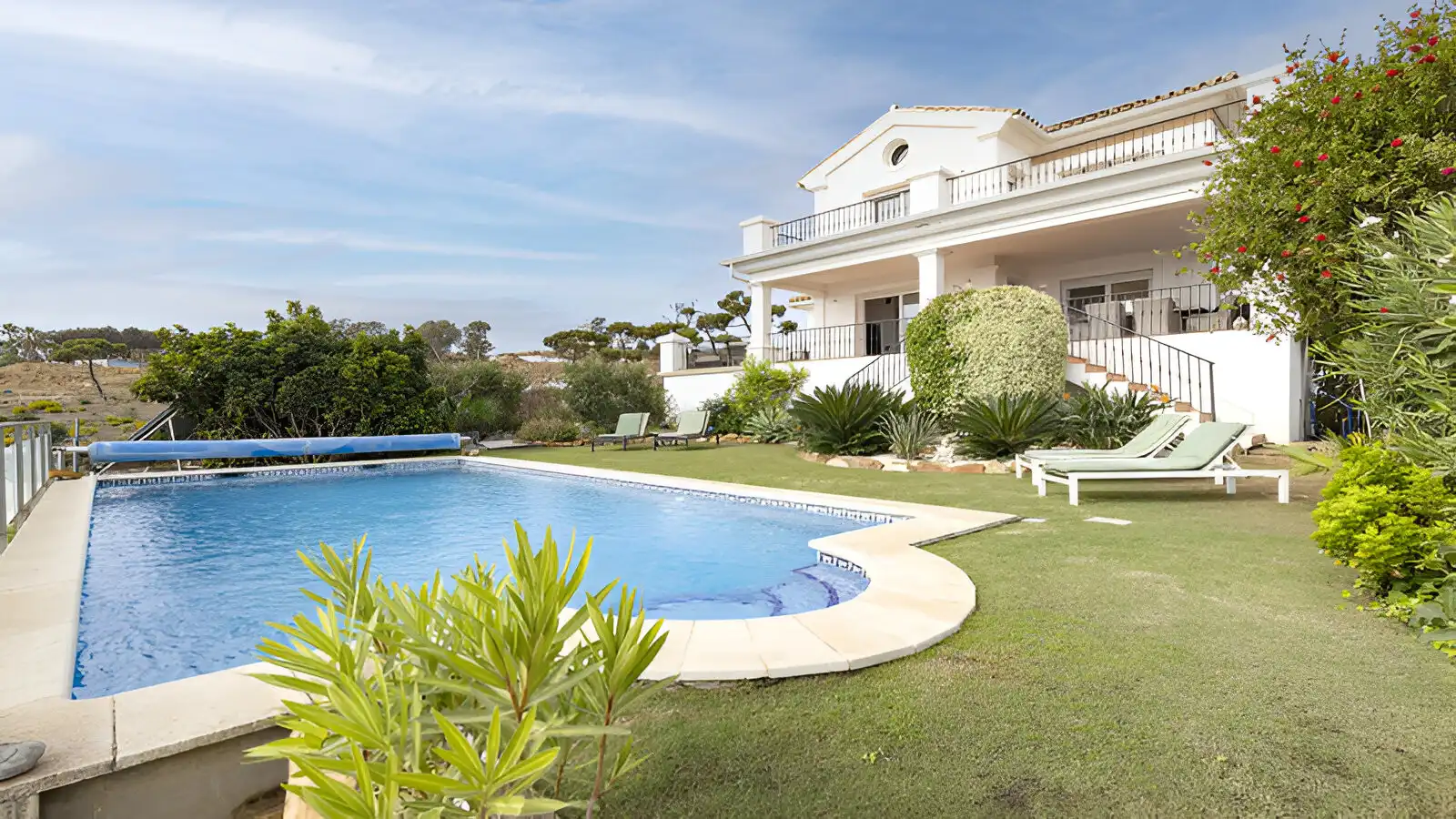 Casa amb piscina en venda a Manilva Pueblo