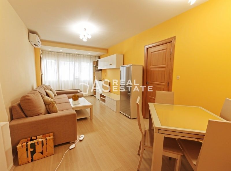 Vista exterior de Piso en venta en  Madrid Capital con Aire acondicionado