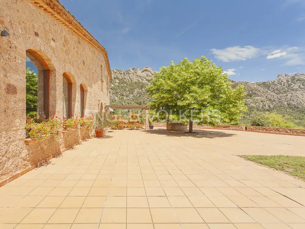 Außenansicht von Country house zur Miete in El Bruc mit Klimaanlage, Heizung und Privatgarten