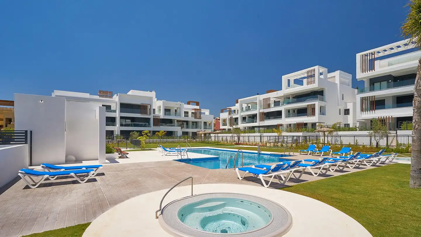 Exterior view of Flat for sale in Estepona  with Air Conditioner and Terrace