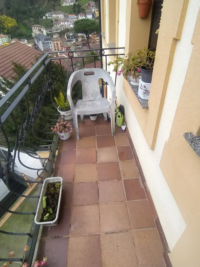 Terrassa de Pis en venda en Mieres (Asturias) amb Calefacció, Jardí privat i Parquet